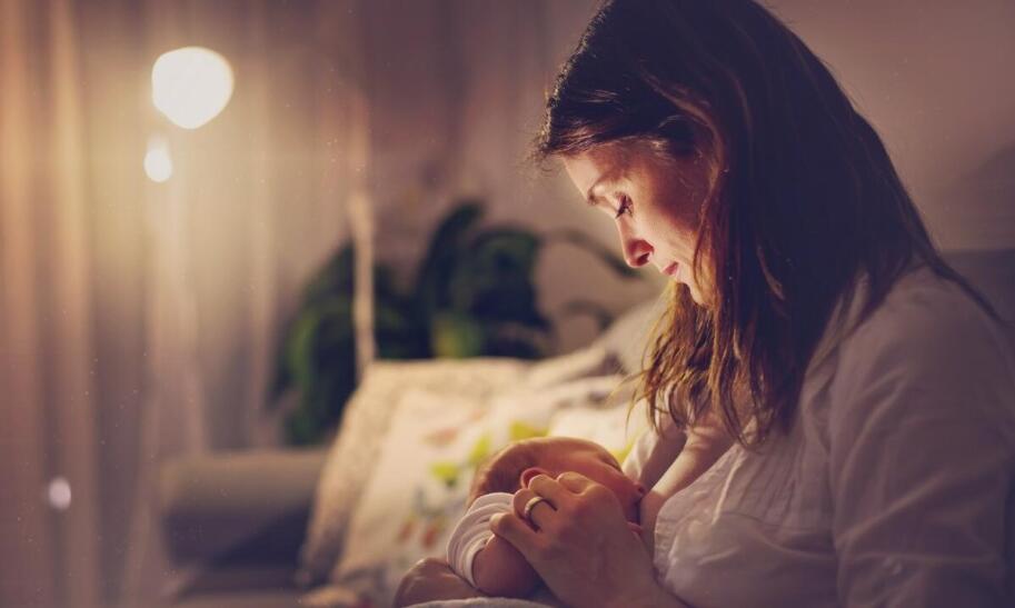 Karmienie piersią w pracy – do jakiego wieku przysługuje przerwa?