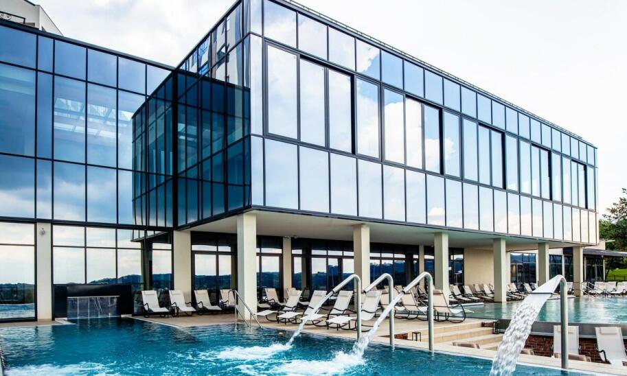 Hotel z basenem na Kaszubach: Znajdź swoją oazę relaksu