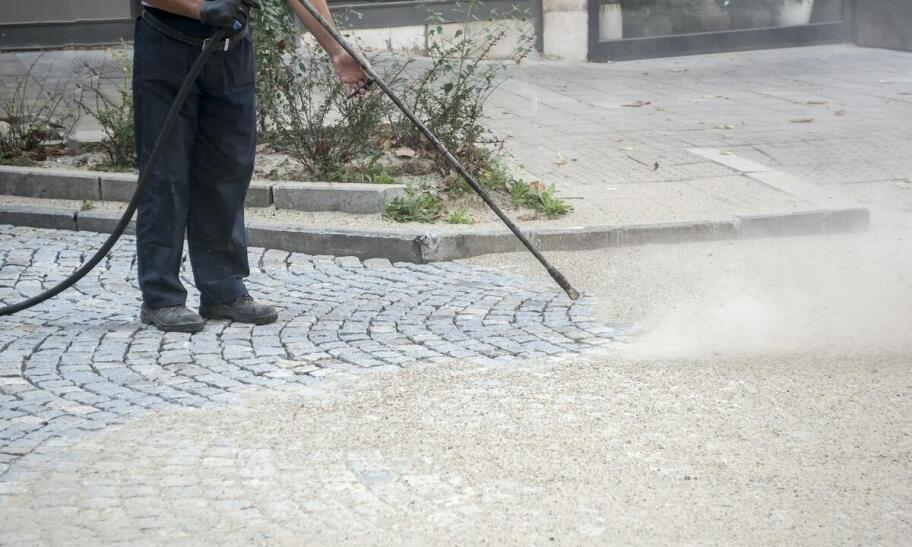 Jakie Korzyści Daje Sodowanie w Konserwacji Powierzchni Betonowych?