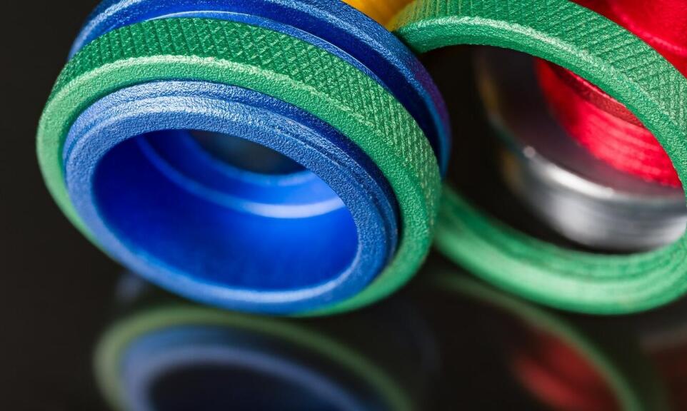 Wkładki elastyczne sprzęgieł - ich rola w zwiększaniu trwałości maszyn