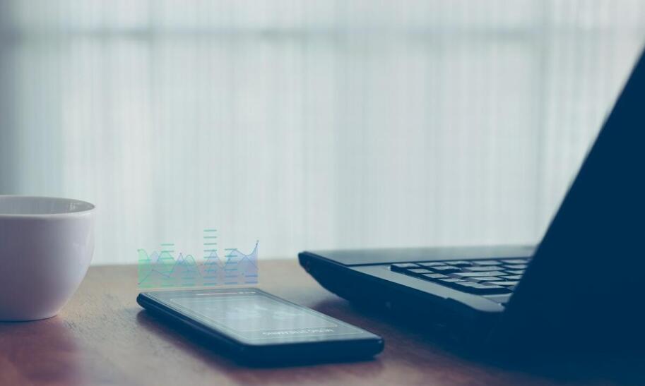 Która sieć oferuje najlepszy internet mobilny w 2025 roku?