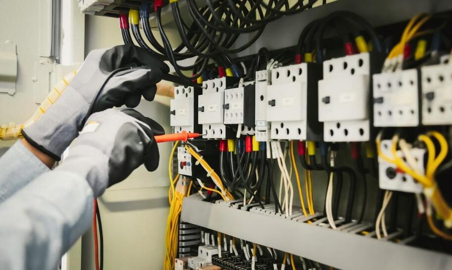 Ile kosztują pomiary elektryczne w domku jednorodzinnym?