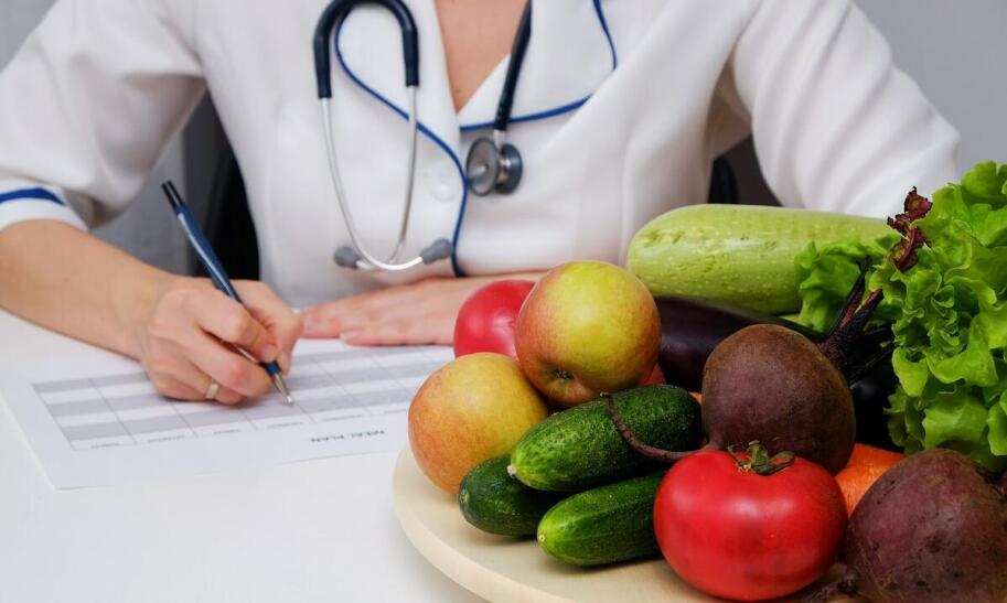 Jak się odżywiać podczas treningu na siłowni