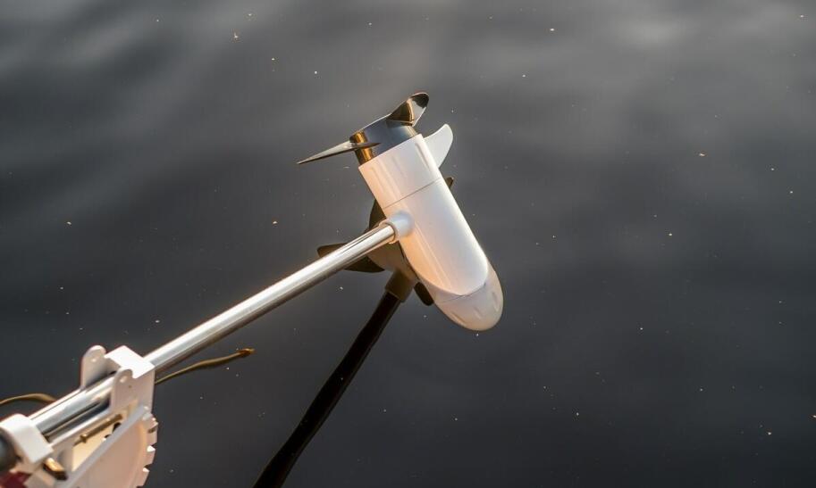 Jaki silnik elektryczny wybrać do łodzi wędkarskiej?