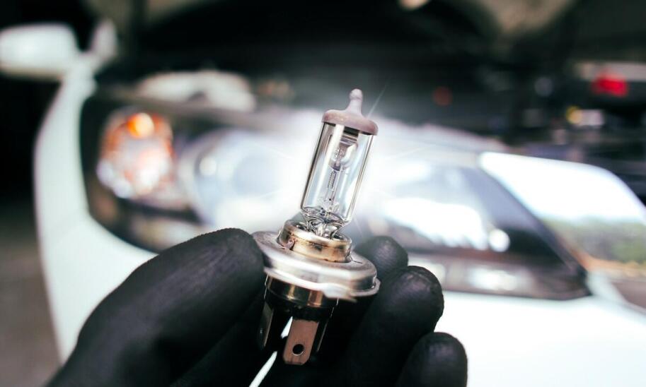Przeglądy rejestracyjne a kontrola oświetlenia pojazdu – co jest sprawdzane?