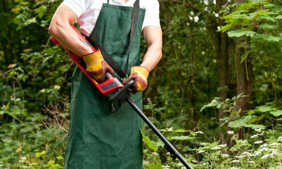 Zastosowanie technologii w produkcji nowoczesnych ogrodniczek roboczych