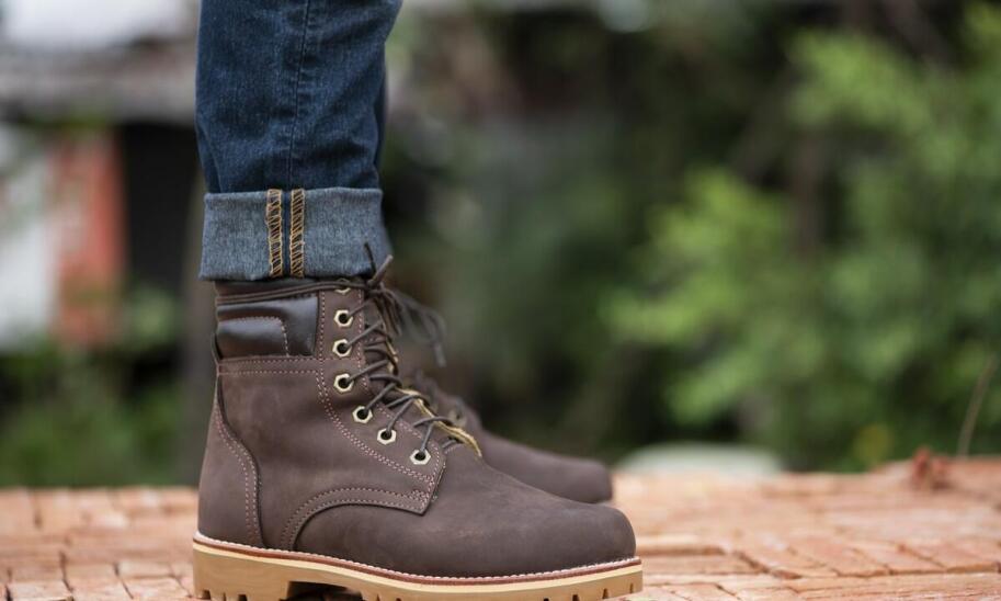 Buty robocze S3 a ich odporność na rozpuszczalniki organiczne