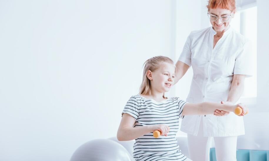 Wpływ terapii manualnej na postawę ciała dzieci