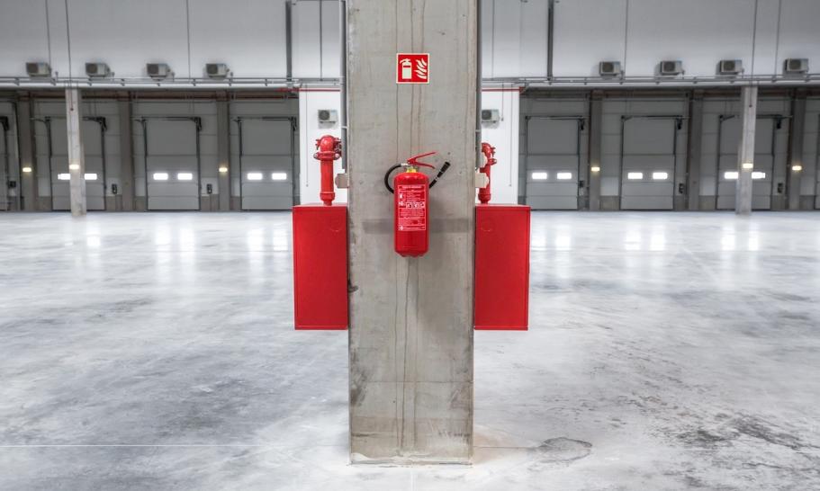 Regulacje prawne dotyczące przeglądów hydrantów i gaśnic Regulacje prawne dotyczące przeglądów hydrantów i gaśnic
