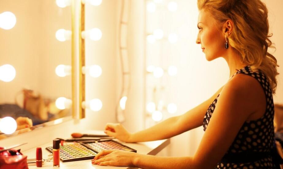 Jak dopasować makijaż wieczorowy do swojej osobowości i stylu?