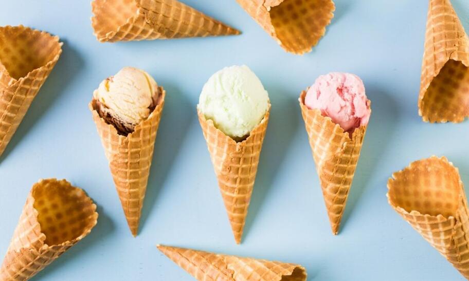Innowacyjne połączenia smaków w naszych deserach lodowych