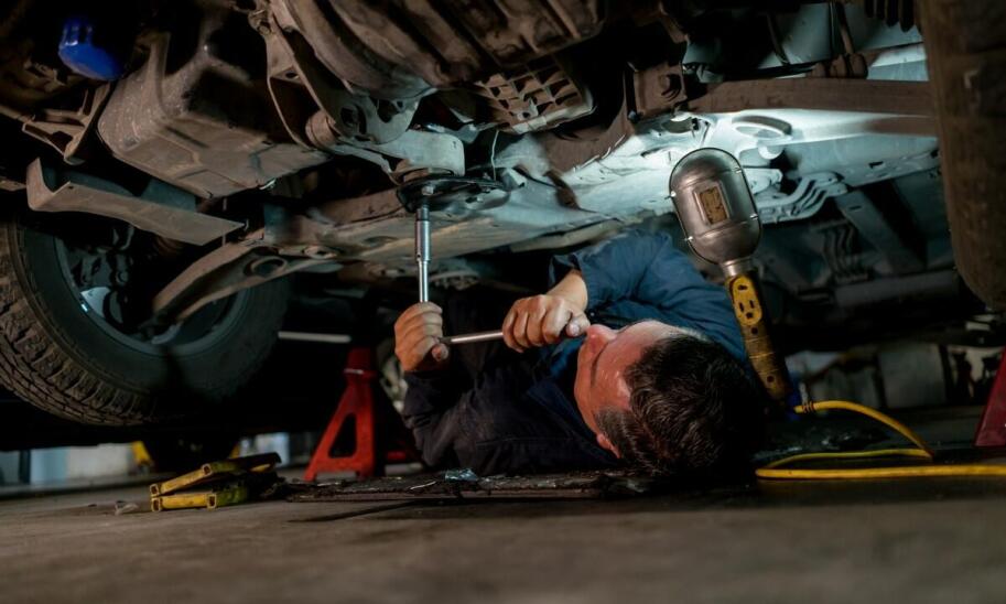 Jak naprawy powypadkowe aut wpływają na bezpieczeństwo na drodze?