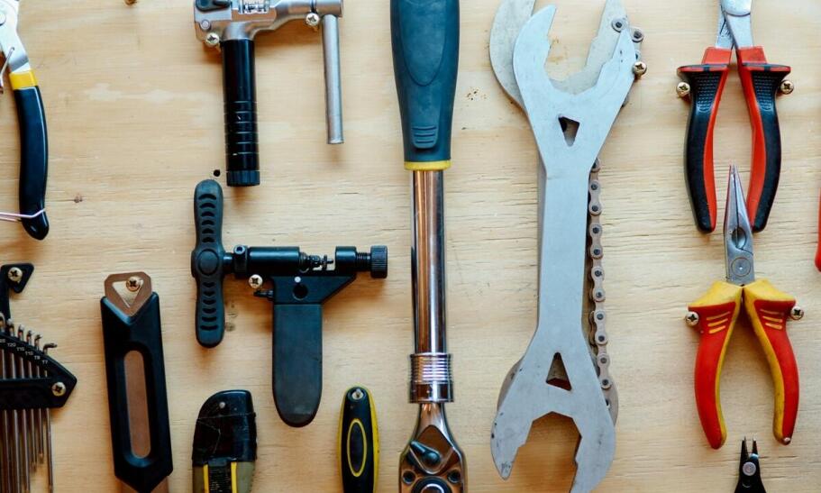 Rola meblowych uchwytów w projektach DIY – co warto wiedzieć?