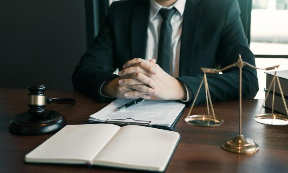 Jak adwokat może pomóc w sporach dotyczących ważności testamentu?