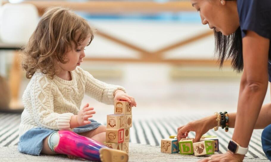 Jakie są kluczowe cele terapii dla dzieci z trudnościami w zachowaniu?