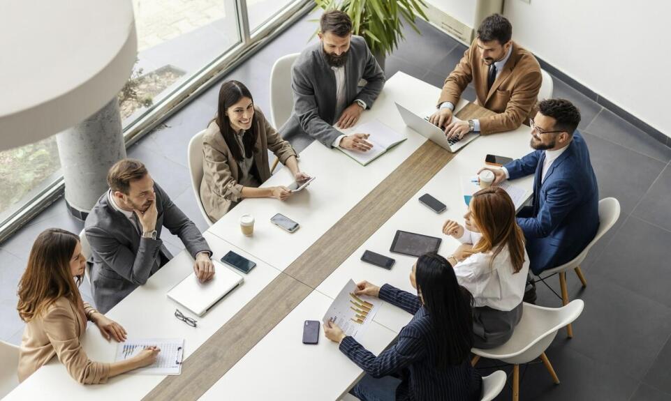 Jak zautomatyzować kadrowo-płacowe procesy w przedsiębiorstwie?