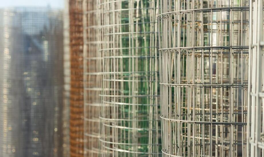 Wyjątkowe właściwości zgrzewanych siatek i ich zastosowanie w budownictwie