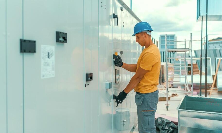 Montaż systemów VRF/VRV – co warto wiedzieć o serwisie?