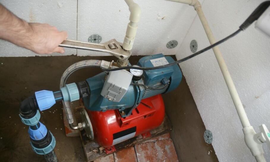 Skuteczne metody udrażniania rur przez kanalizacyjne pogotowie