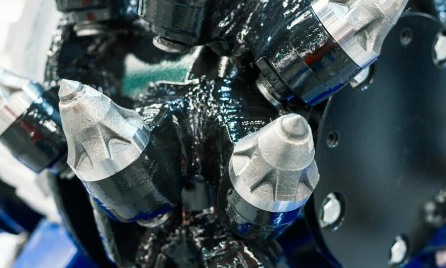 Diamentowe frezowanie a ochrona struktury komina – co warto wiedzieć?