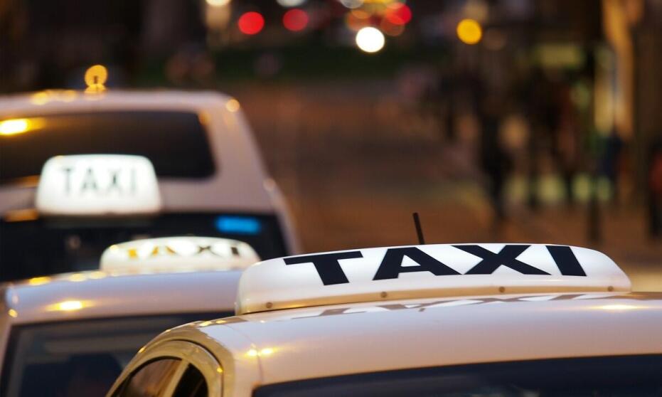 Bezpieczeństwo i serwisowanie floty w taxi w Prażmowie – co oferujemy klientom?