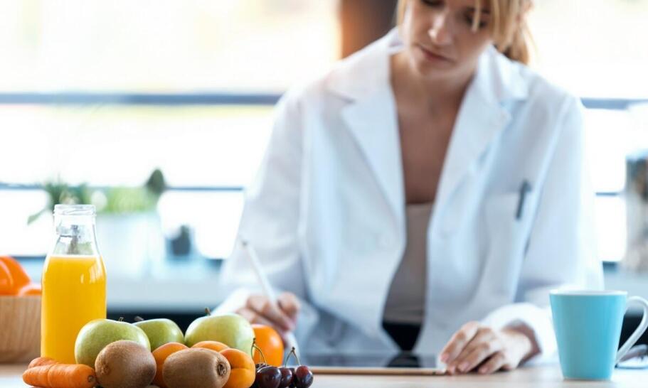 Jak dietetyk na Białołęce dostosowuje plany żywieniowe do indywidualnych potrzeb?
