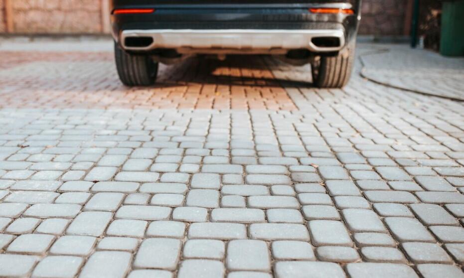 Przewaga granitowej kostki w projektach brukarskich