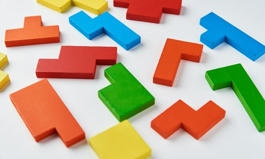 Zastosowanie mobilnych pokoi zagadek w szkoleniach do komunikacji