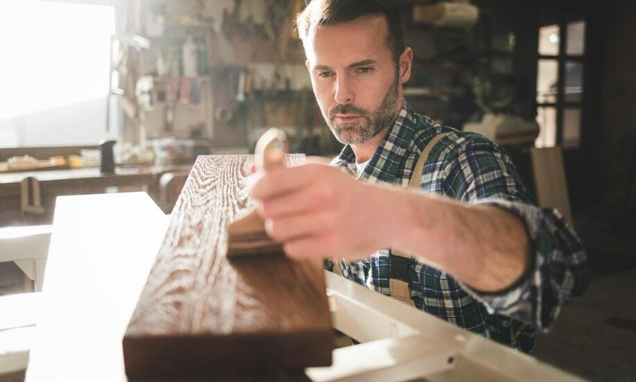 Jak doświadczenie producenta wpływa na jakość mebli?