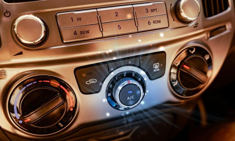 Co obejmuje komputerowa diagnostyka samochodowego układu klimatyzacji?