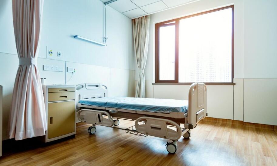 Wynajem rehabilitacyjnych łóżek: jak wpływa na efektywność rehabilitacji pacjentów?