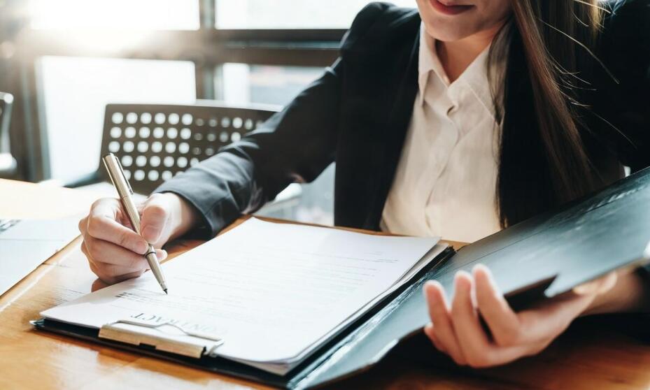 W jaki sposób adwokat rozwodowy w Płocku przygotowuje klientów do rozprawy sądowej?