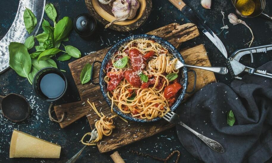 Dlaczego warto wybrać obiad włoski w naszej restauracji?