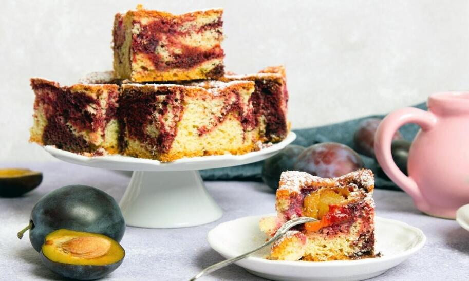 Ciasto drożdżowe z rabarbarem — pysznie czy przepysznie?