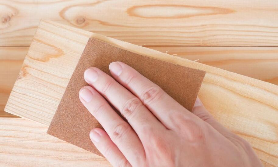 Jak pomalować drewniane meble kuchenne?