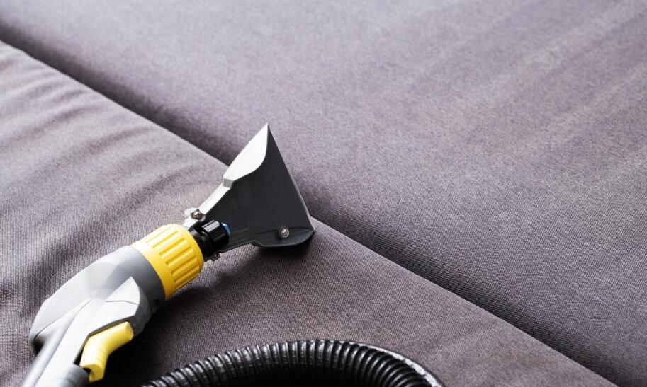 Czym wyczyścić fotele w domu