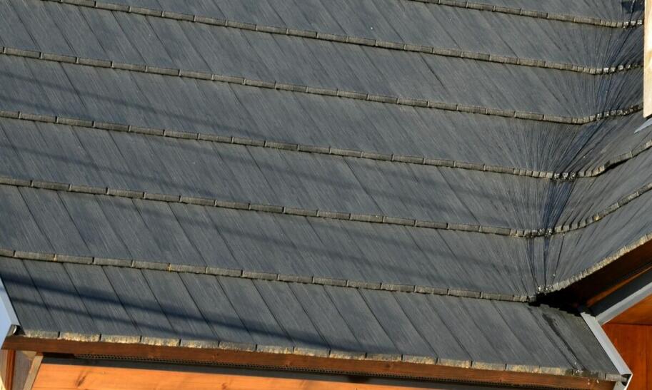 Jak założyć gonty papowe na dachu?