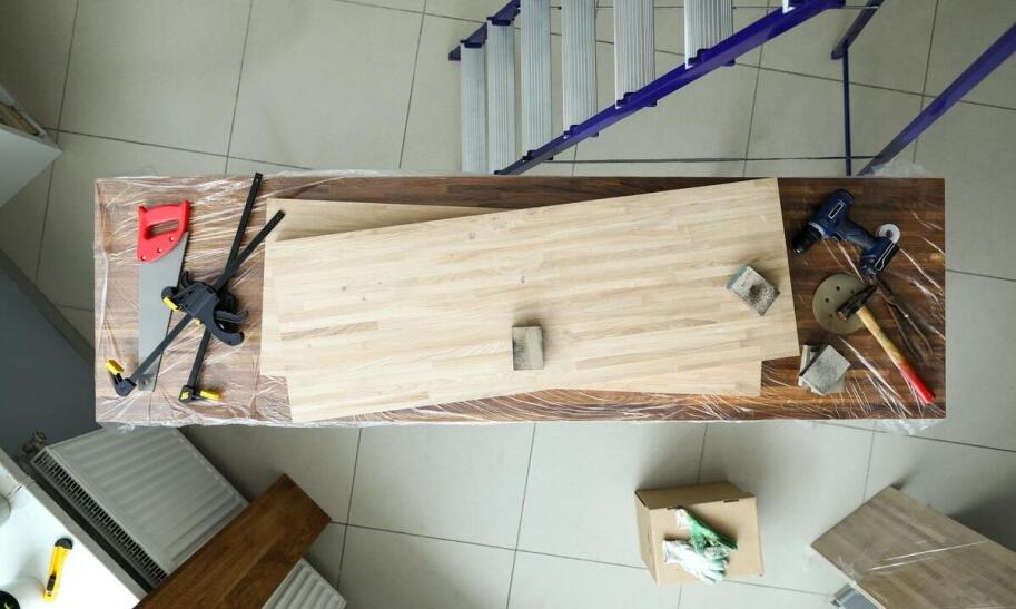 Jak odnowić meble pokojowe samodzielnie?