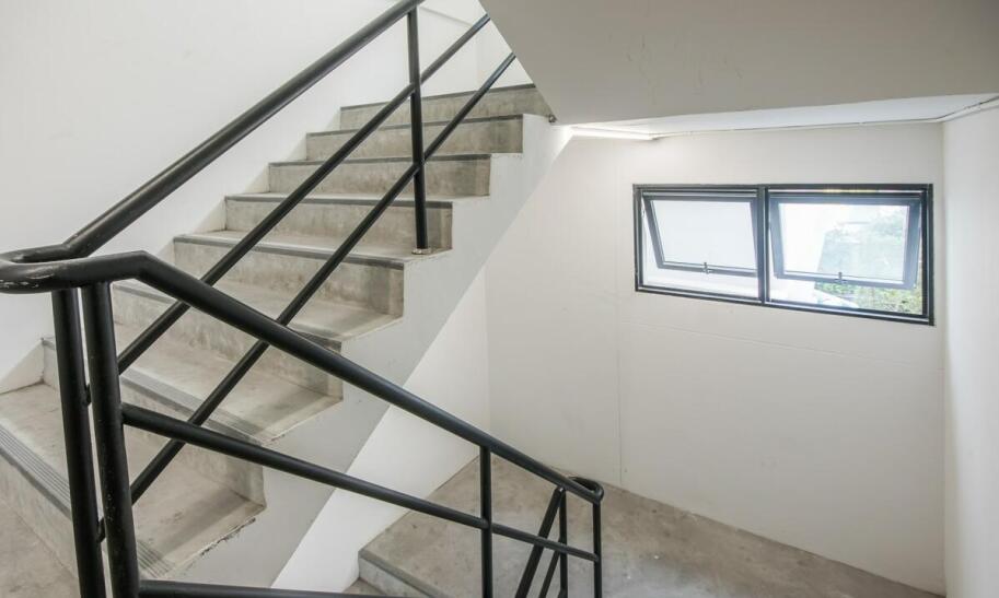 Co zrobić na klatce schodowej?