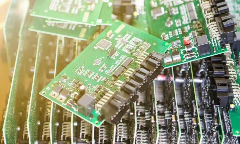 Gdzie znajduje się złoto w elektronice?