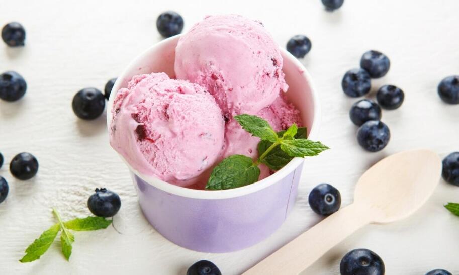 Na co pomaga jogurt naturalny