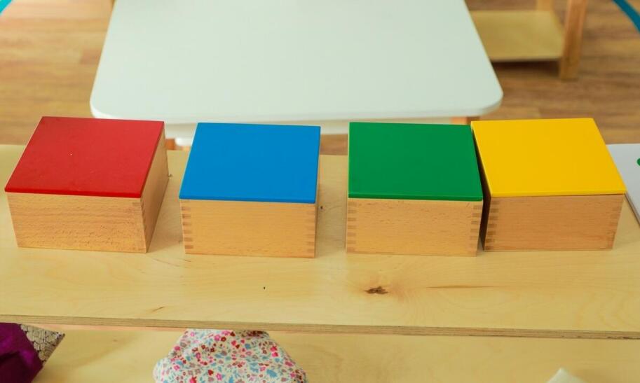 Na czym polega metoda Montessori?