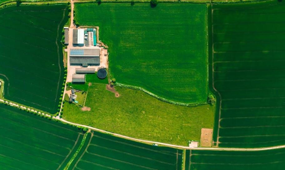 Jak założyć dochodowy biznes na wsi?