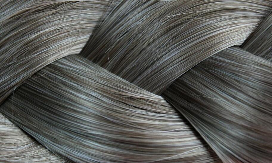 Jak zadbać o lśniące włosy?