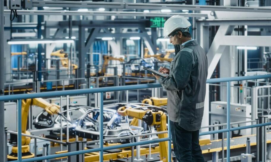 W jakich gałęziach przemysłu wykorzystuje się roboty i jakie są trzy przykłady?