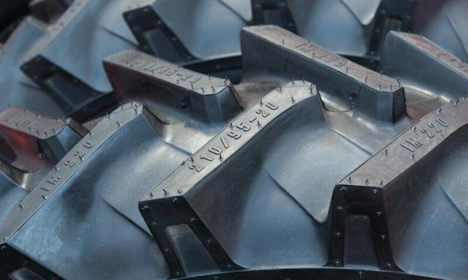 Jak czytać rozmiary opon rolniczych?