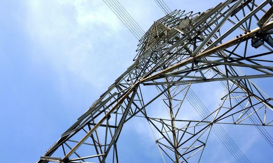 Jak usunąć słup energetyczny z działki?