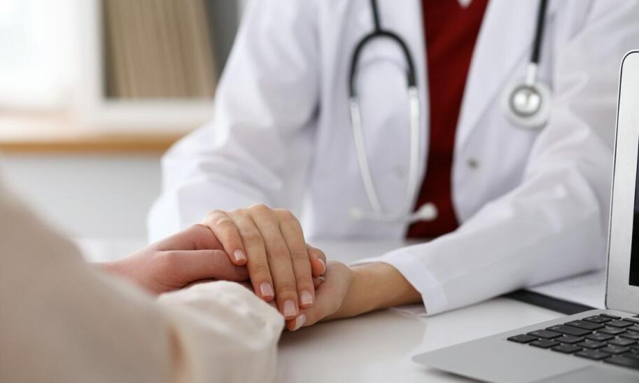 Czy opieka świąteczna wystawia zwolnienia lekarskie?