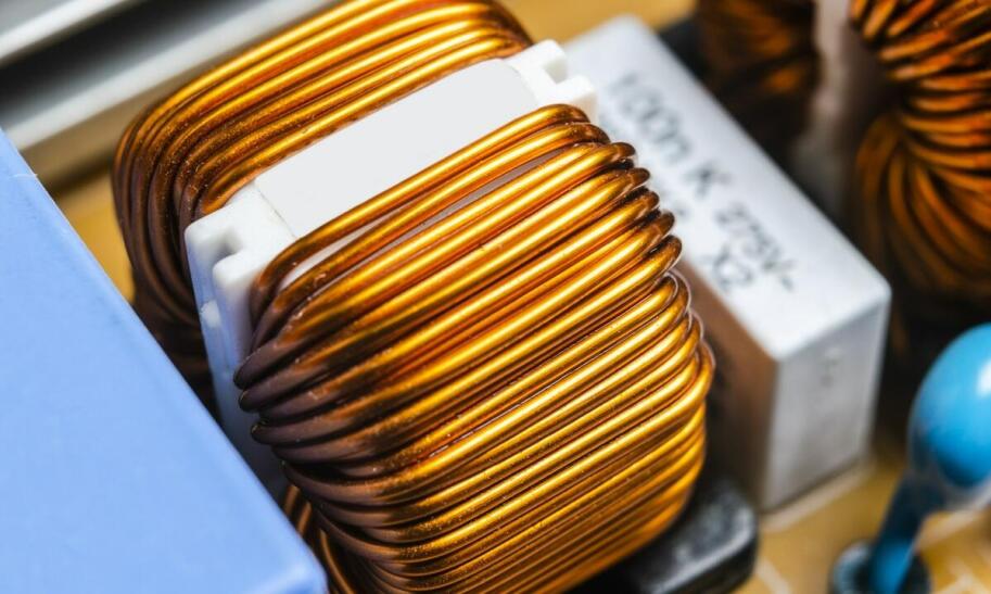 Jaki mikroskop wybrać do prac z elektroniką?