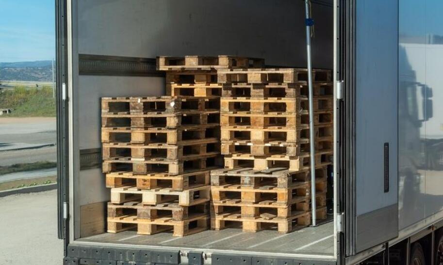 Ile palet 1200 x 1000 mieści się na tira?